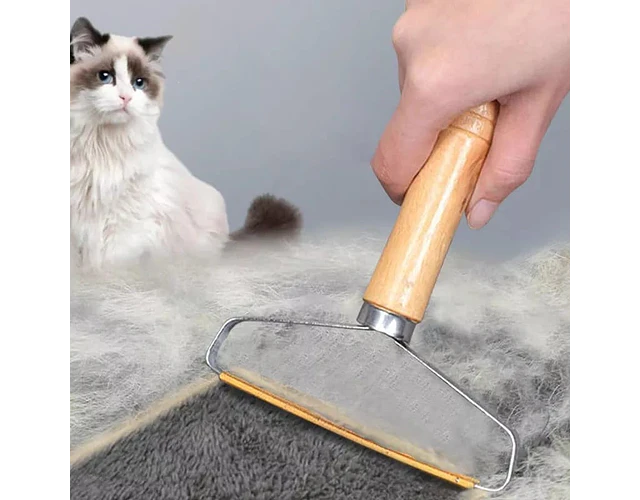 Quita Pelusas con Cabezal de Metal y Mango de Madera